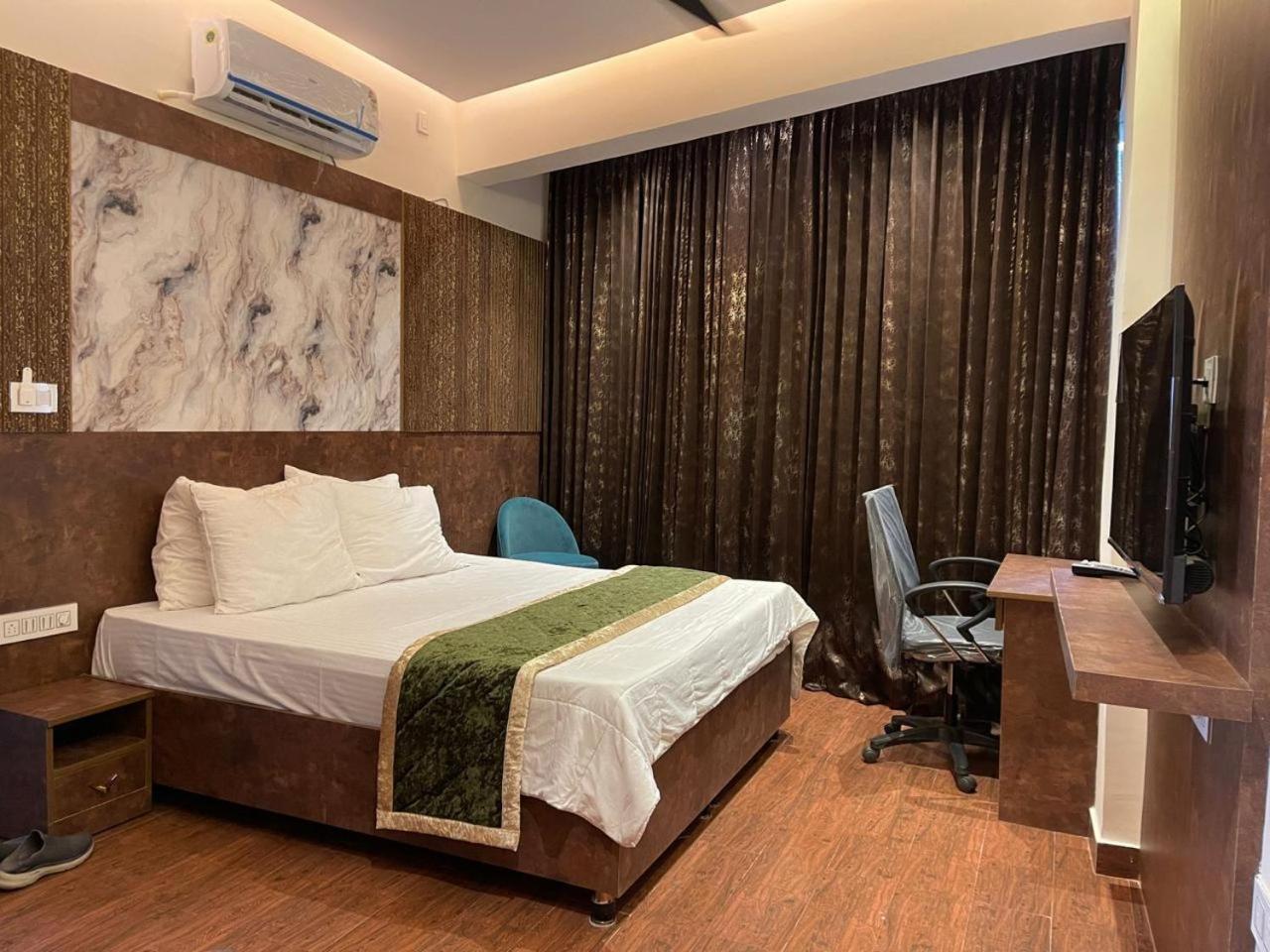 The Taaj Inn Bangalore Esterno foto