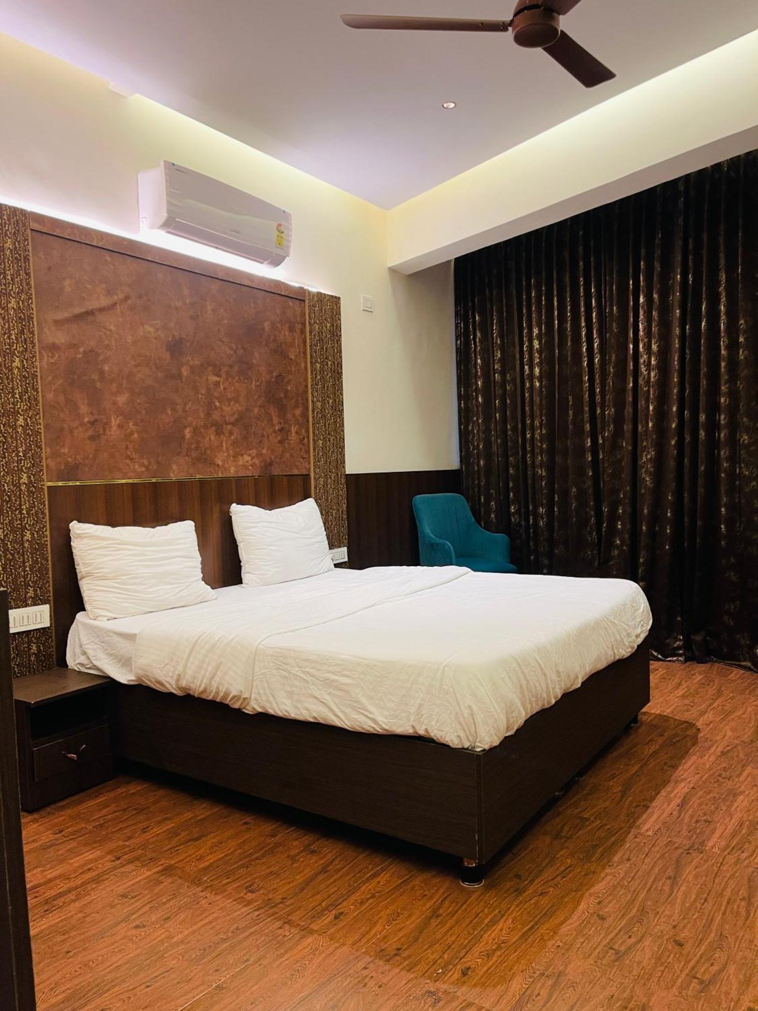 The Taaj Inn Bangalore Esterno foto
