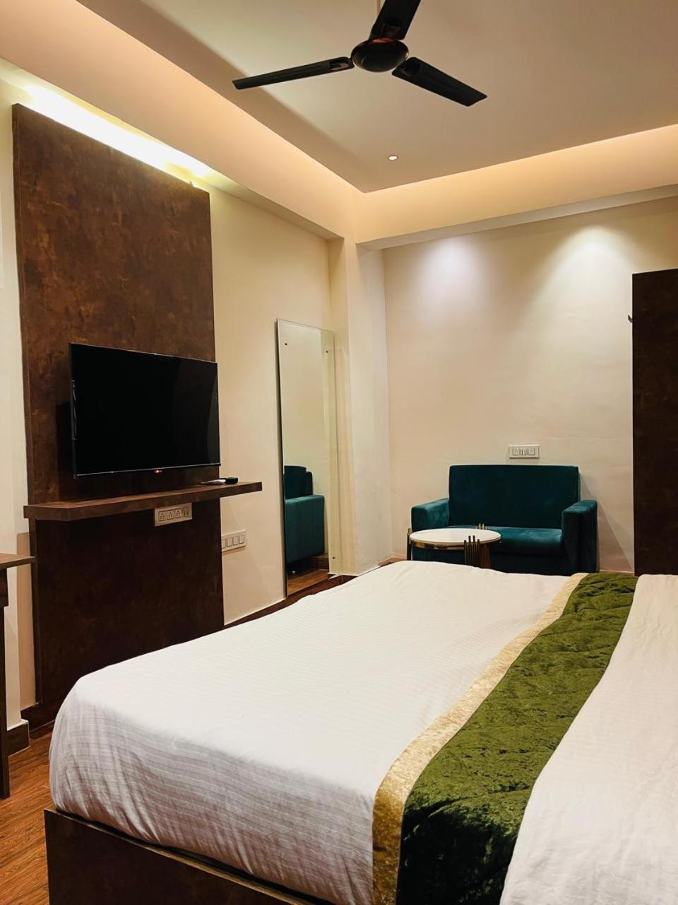 The Taaj Inn Bangalore Esterno foto