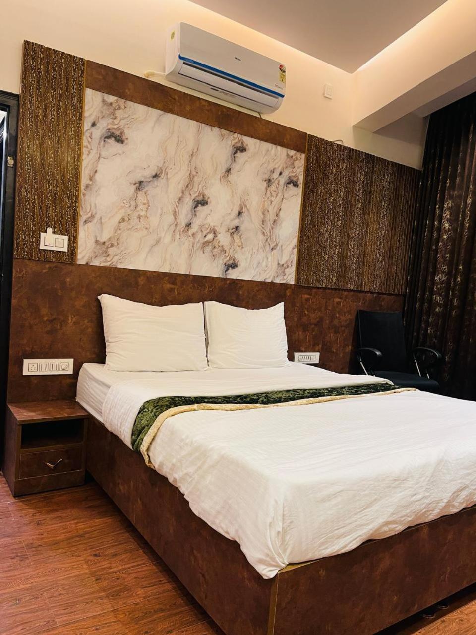 The Taaj Inn Bangalore Esterno foto